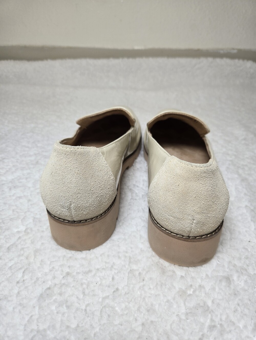 Vionic Kensley Loafers Size 9 Womens Shoes Penny Patent Leather Cream Suede - Picture 4 of 7